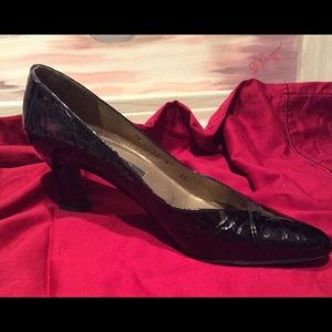 Stuart Weitzman Black Patent Leather 8.5